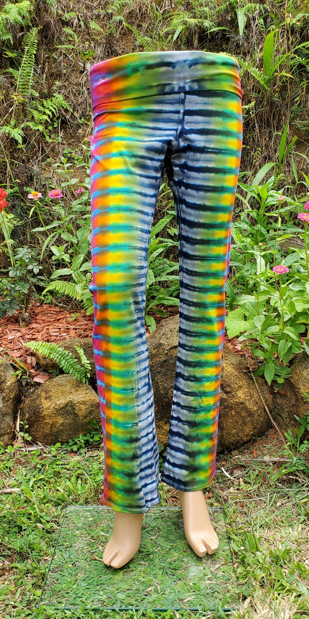 adult-yoga-pants-size-large-tie-dye-zach