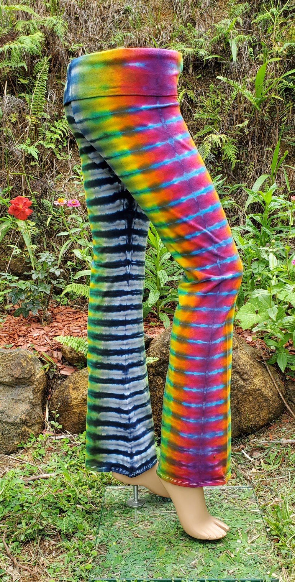 adult-yoga-pants-size-large-tie-dye-zach