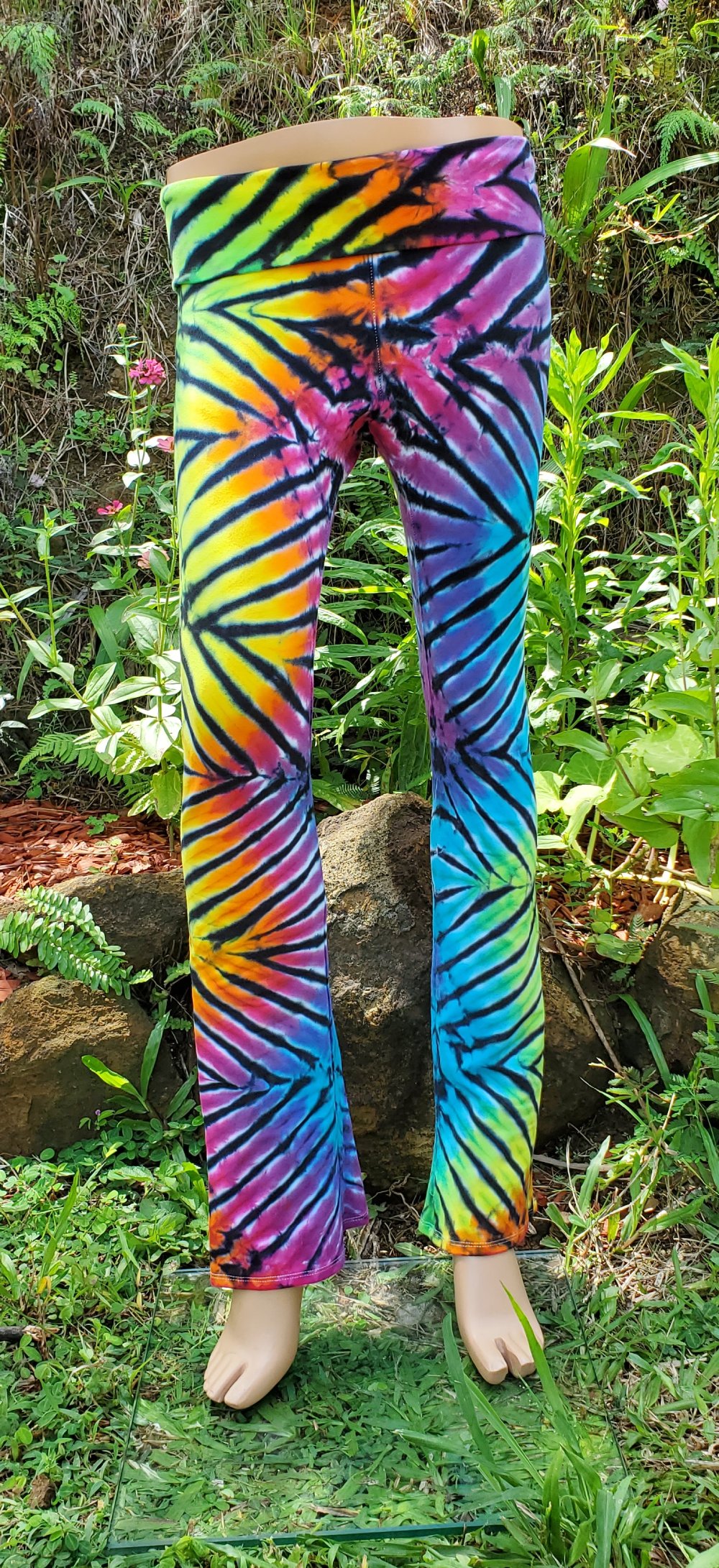 adult-yoga-pants-size-medium-tie-dye-zach