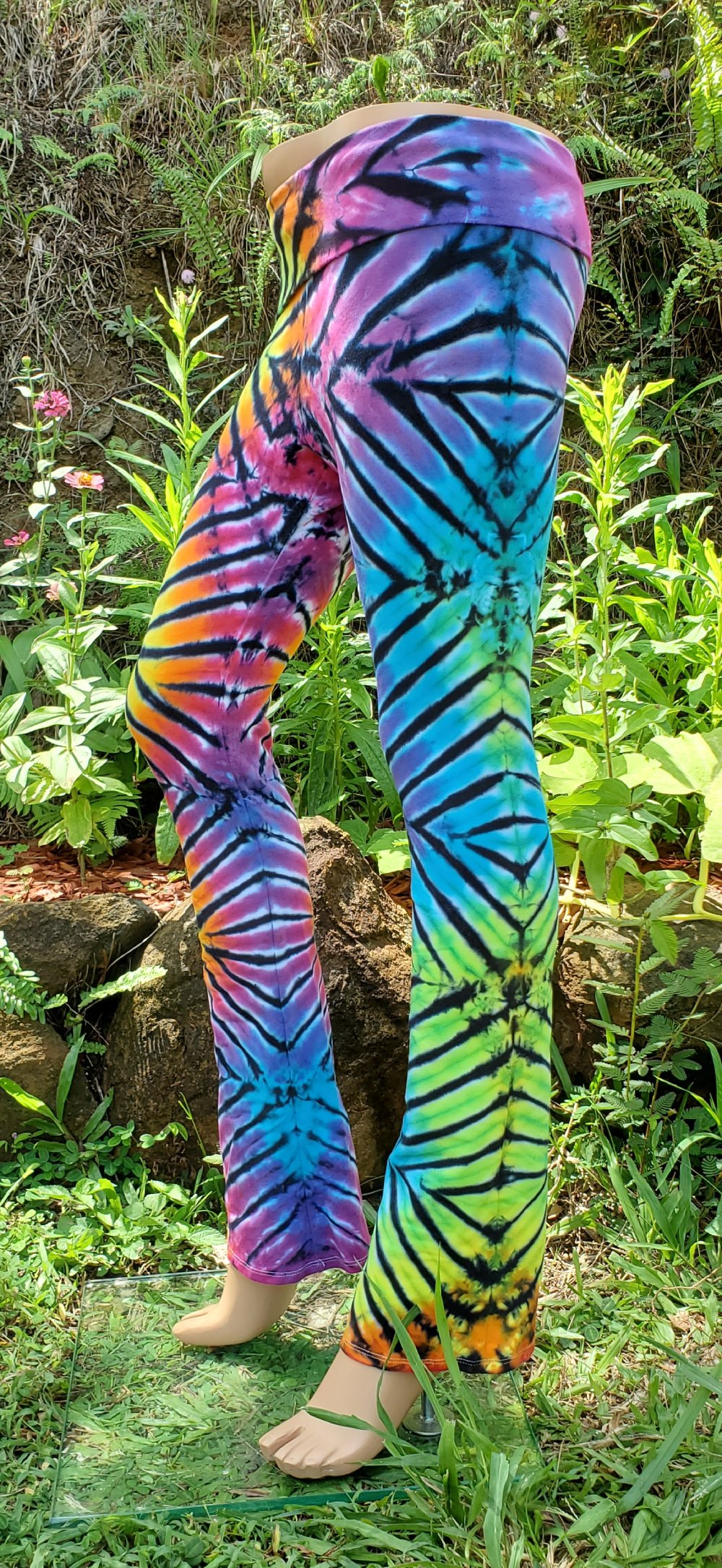 adult-yoga-pants-size-medium-tie-dye-zach