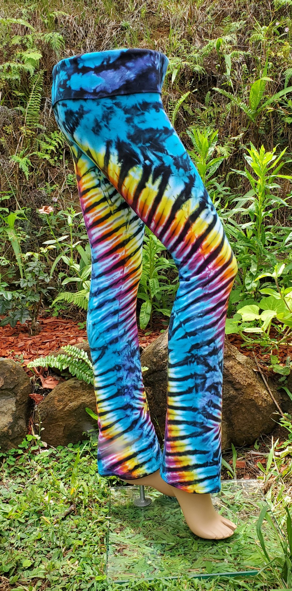 adult-yoga-pants-size-medium-tie-dye-zach