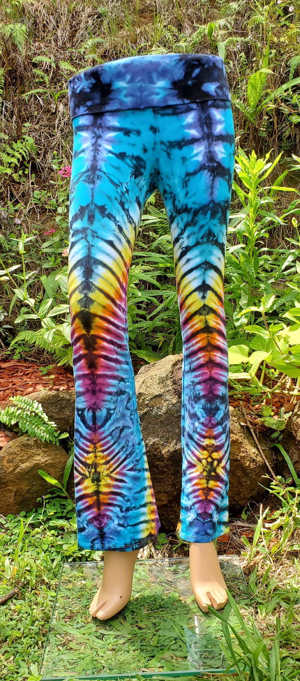 adult-yoga-pants-size-medium-tie-dye-zach