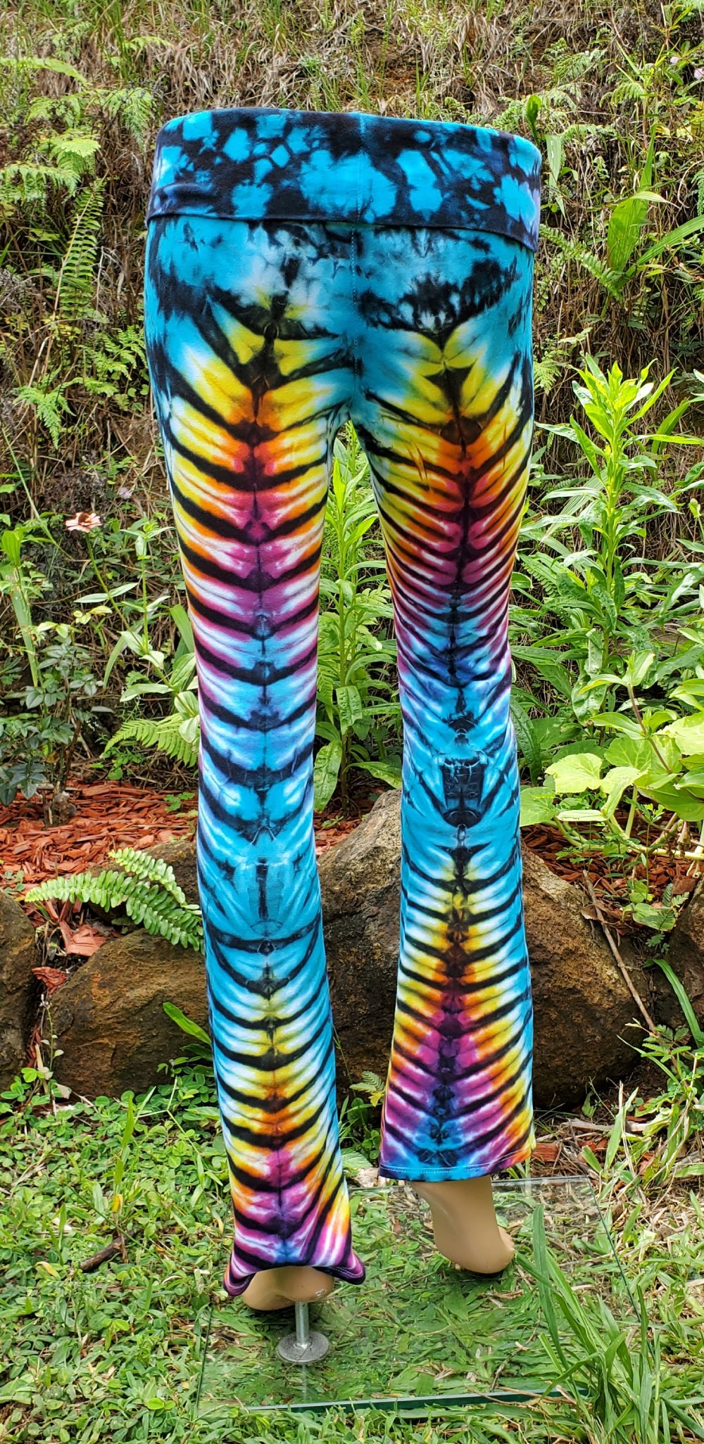 adult-yoga-pants-size-medium-tie-dye-zach